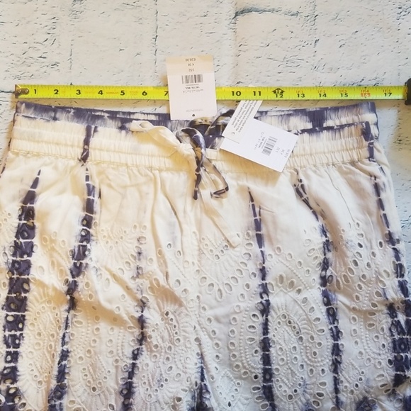 TopShop High Waist Scallop Hem Tie Dye Shorts - Picture 7 of 7